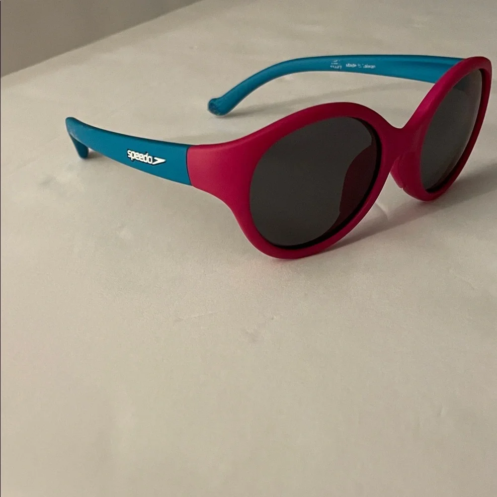 Speedo Vibrant Pink and Blue Sunglasses. Polarized lens, floating frame, age 3